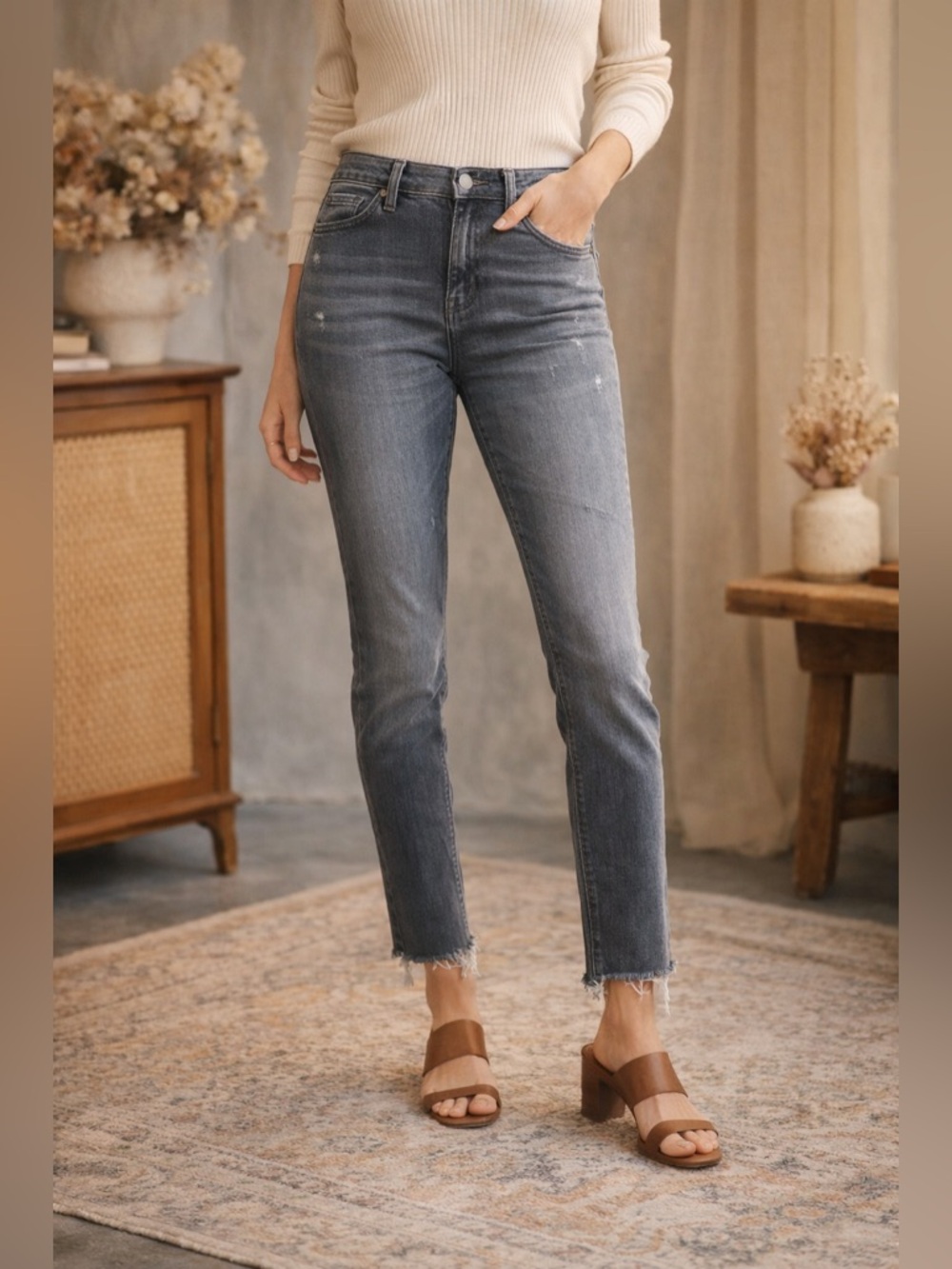Universal Thread High Rise Skinny Jeans Gray Wash Raw Hem Size 4